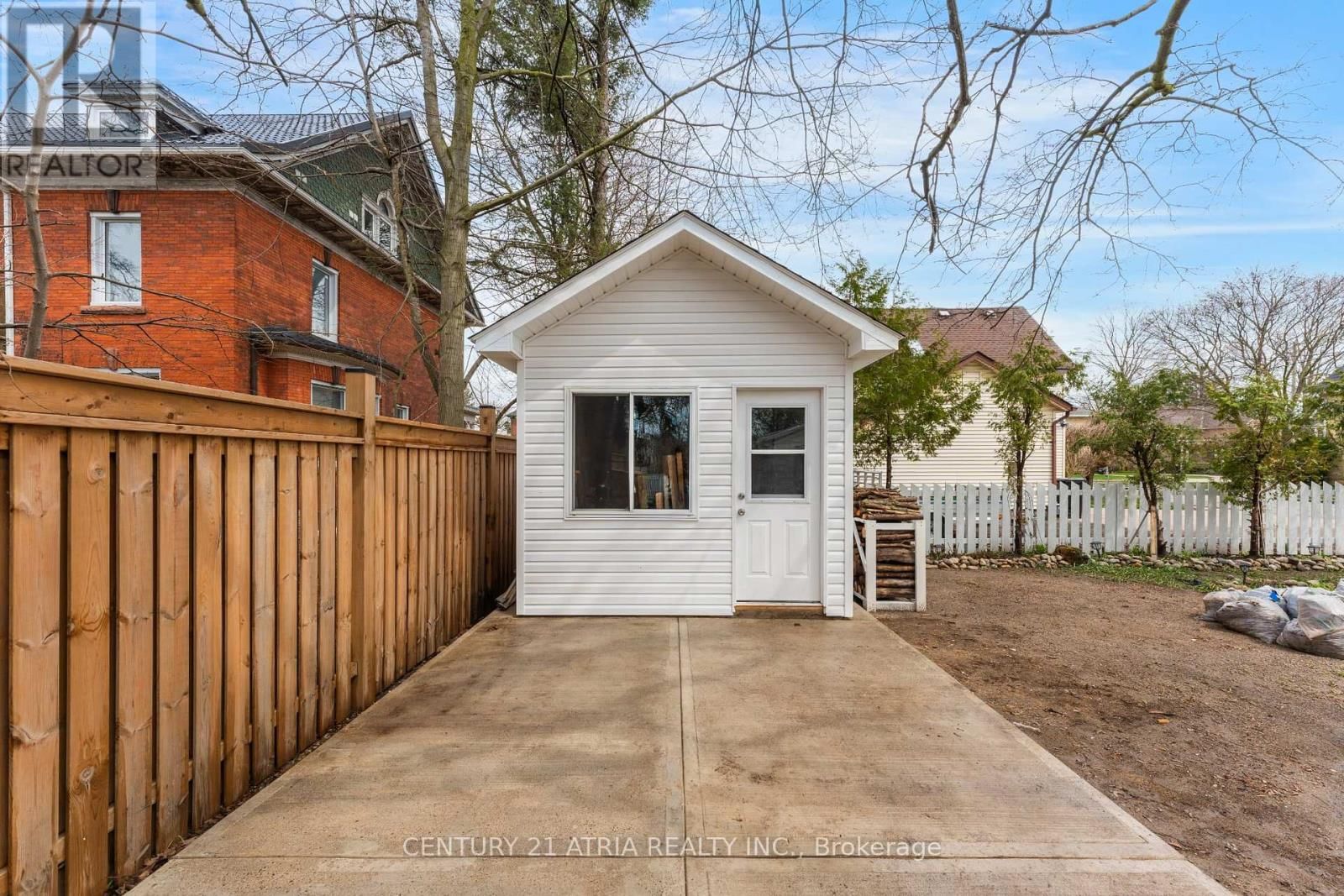 132 WATERLOO STREET NORTH Image 26