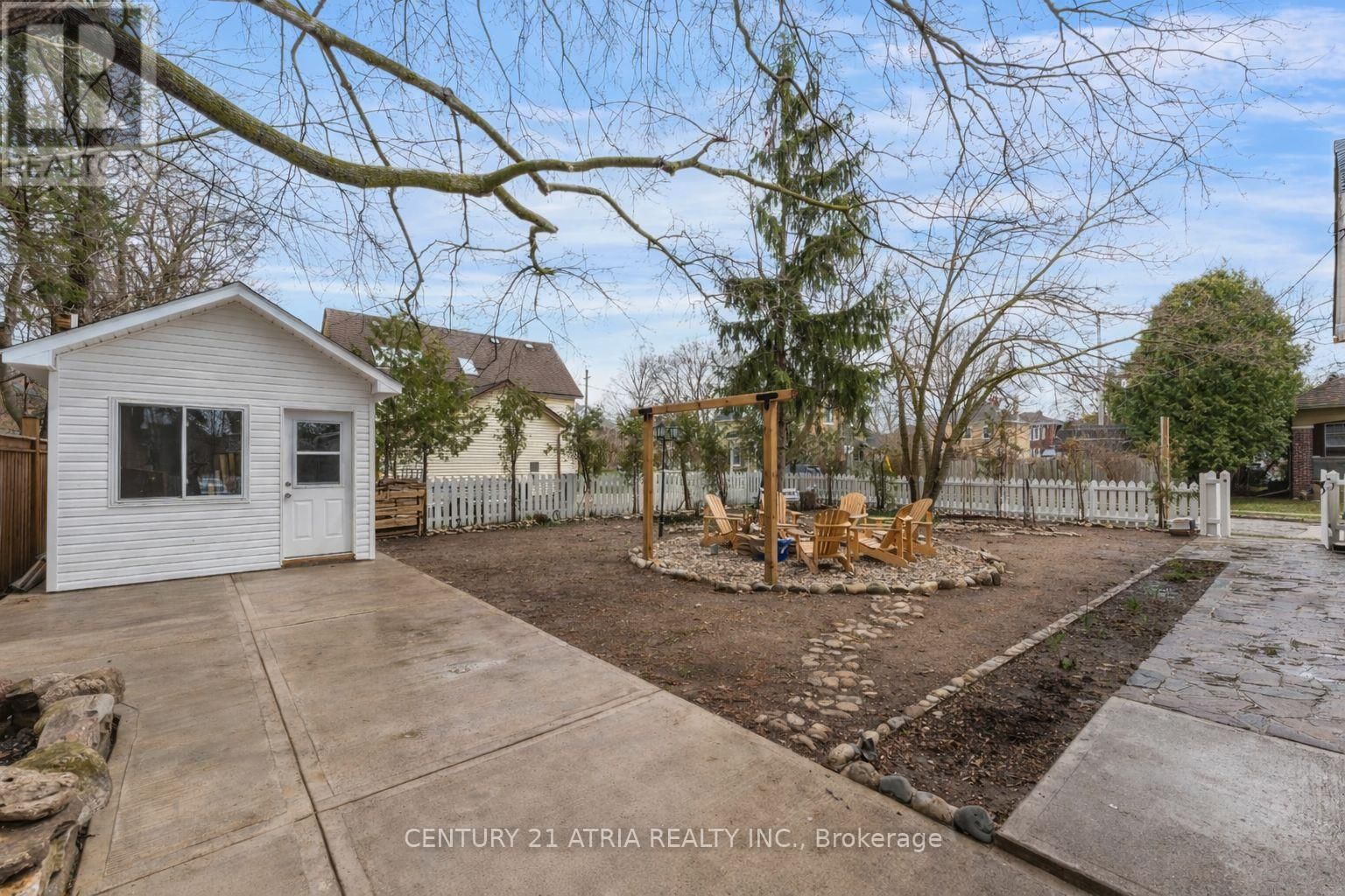 132 WATERLOO STREET NORTH Image 30