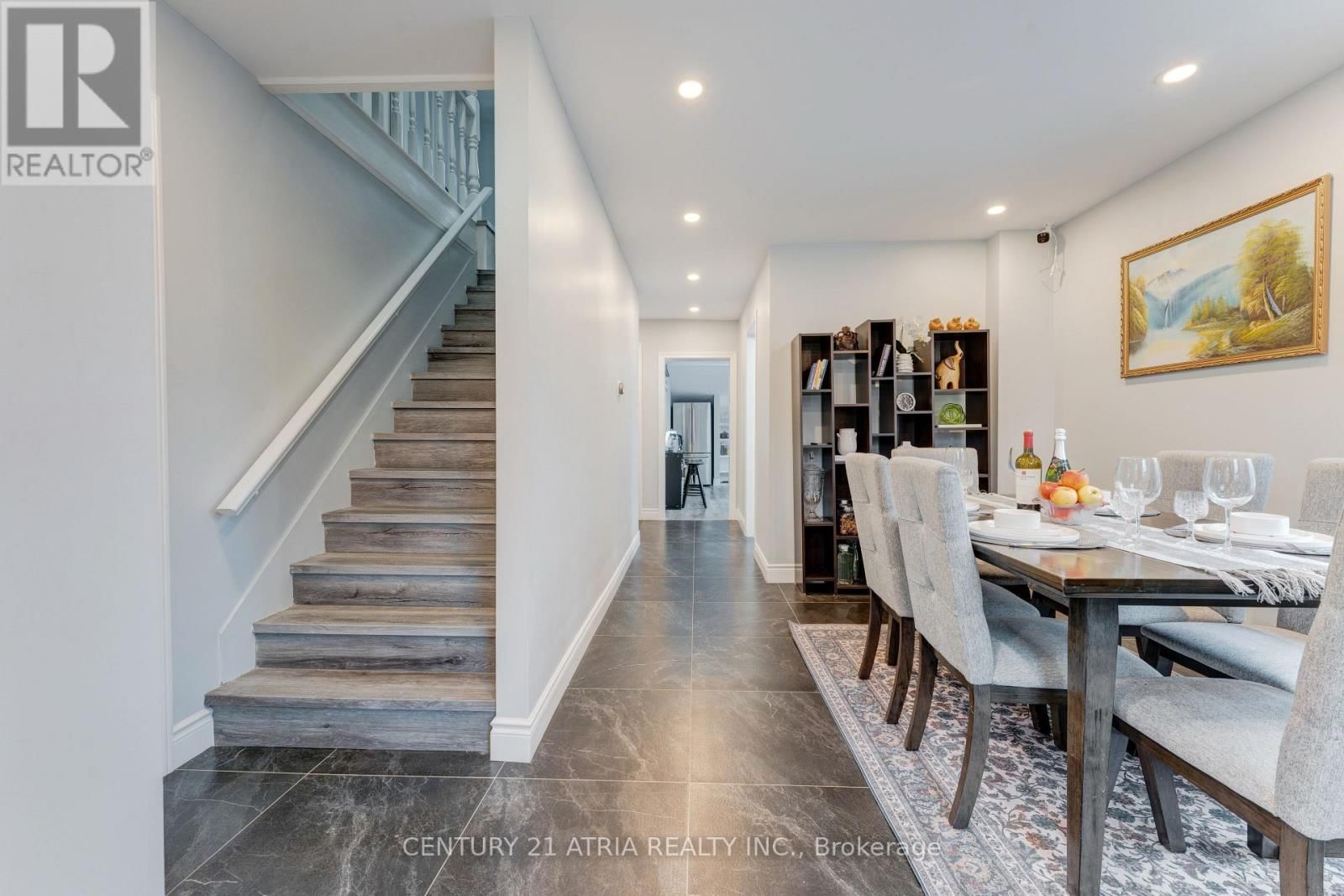 132 WATERLOO STREET NORTH Image 5