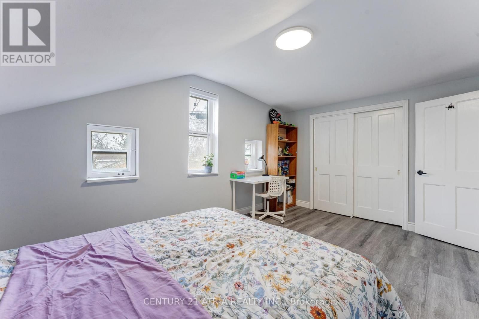 132 WATERLOO STREET NORTH Image 9