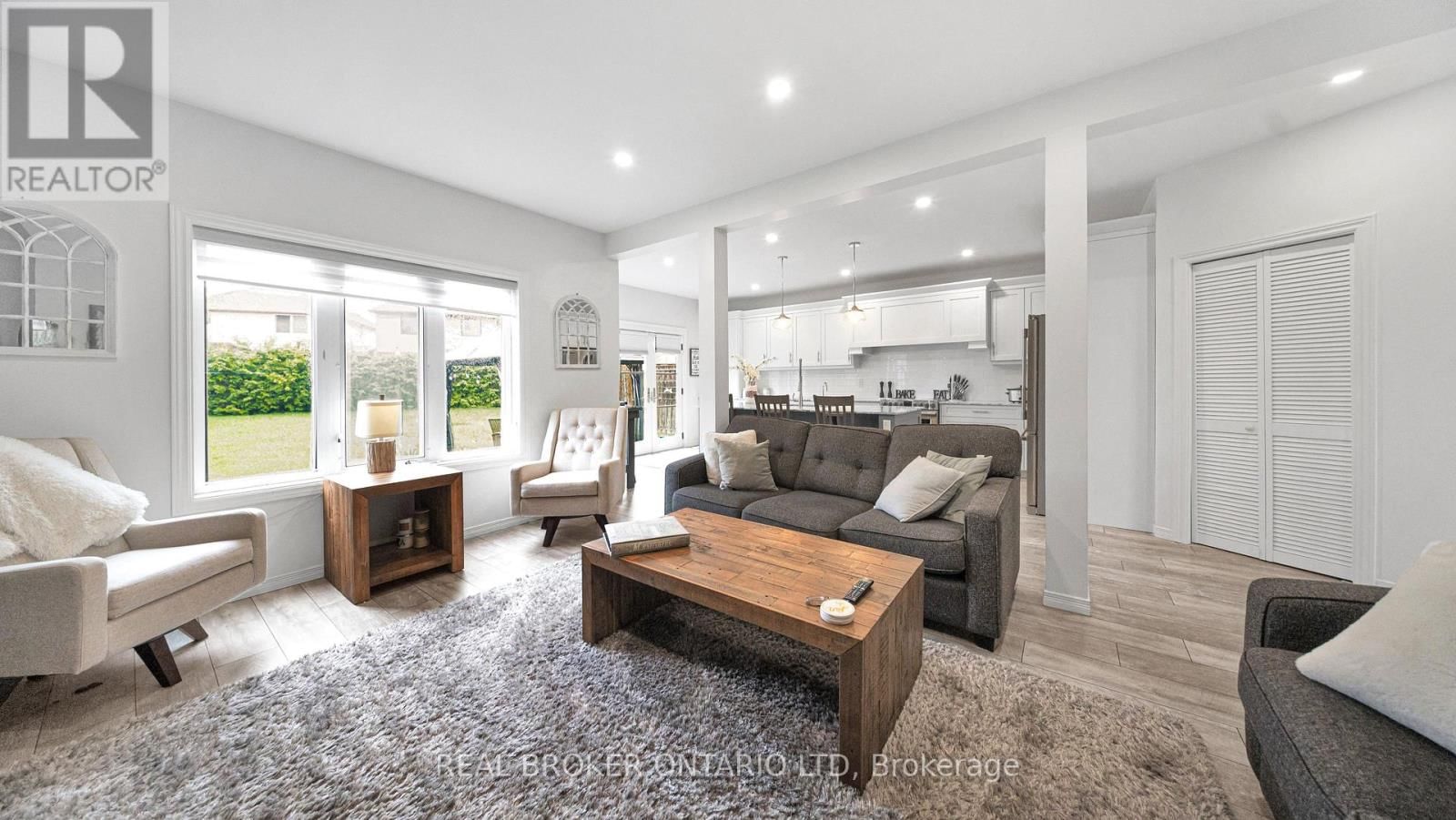 949 BLYTHWOOD ROAD Image 10