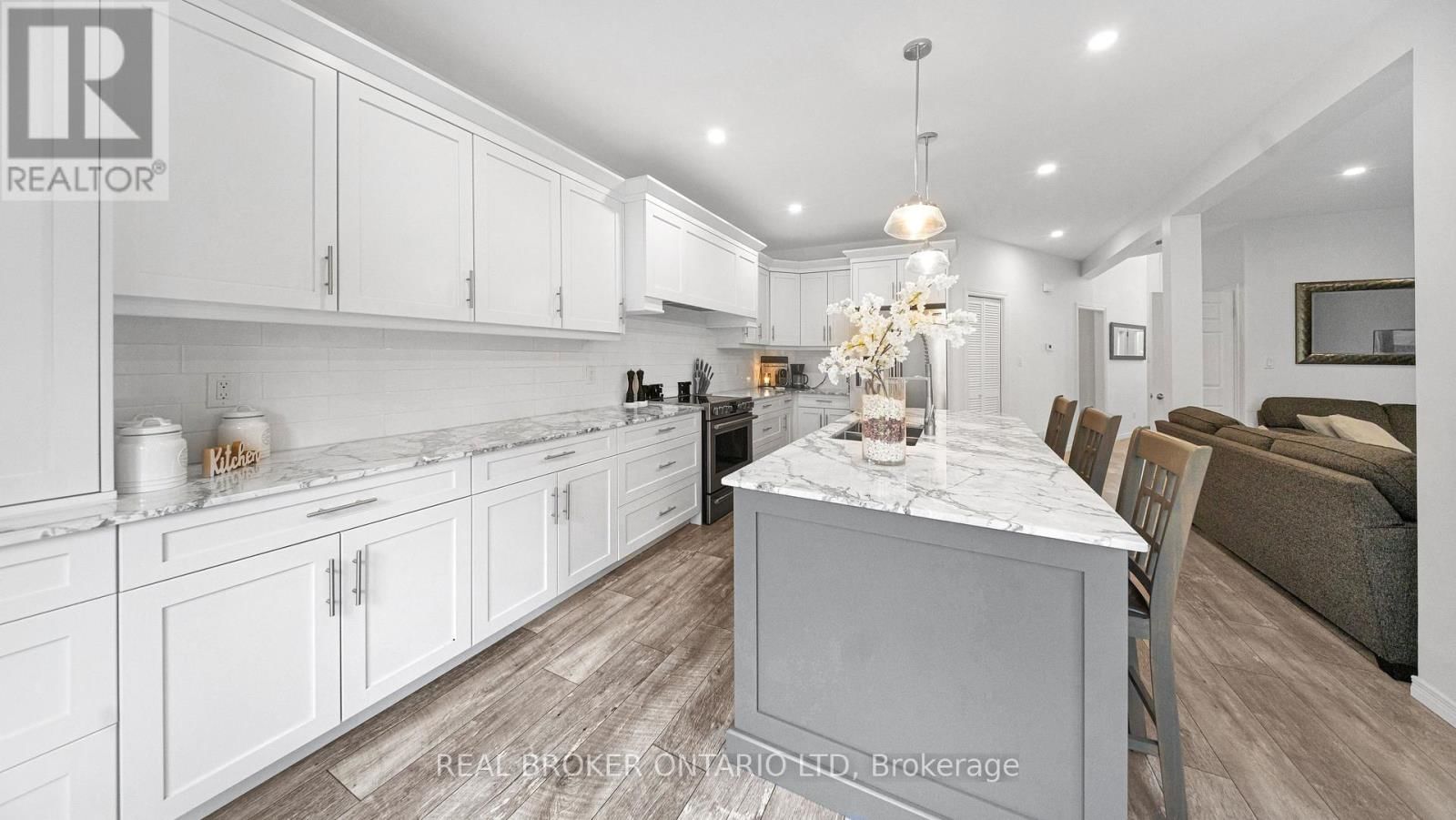 949 BLYTHWOOD ROAD Image 13