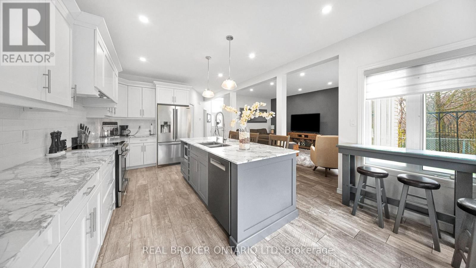 949 BLYTHWOOD ROAD Image 14