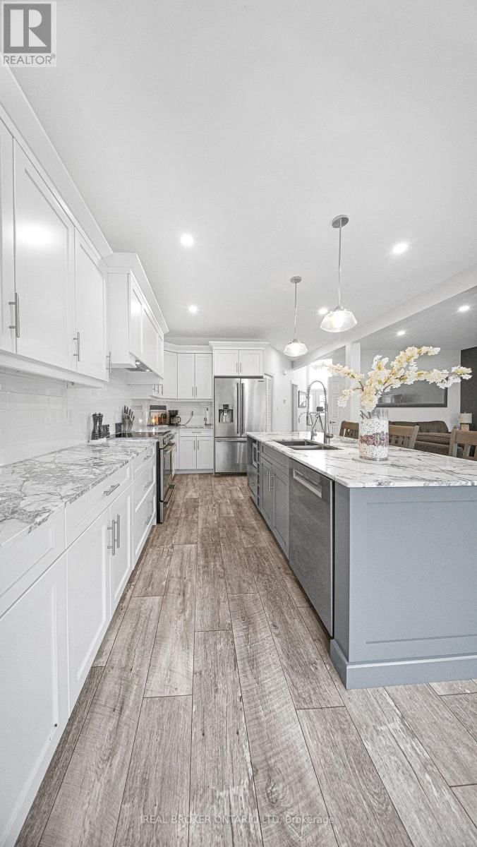 949 BLYTHWOOD ROAD Image 15