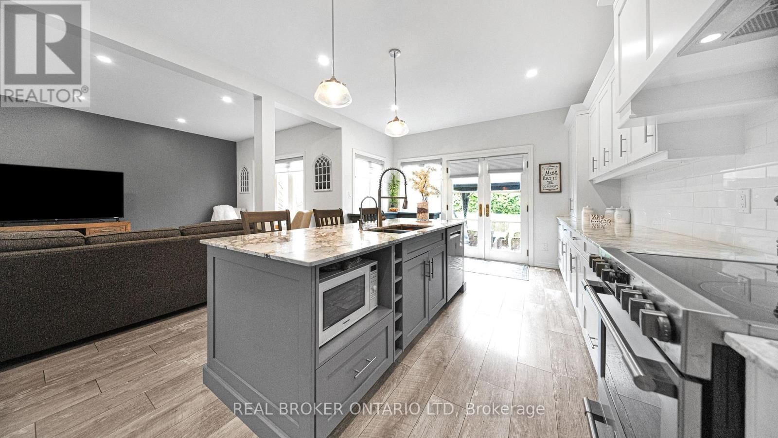 949 BLYTHWOOD ROAD Image 16