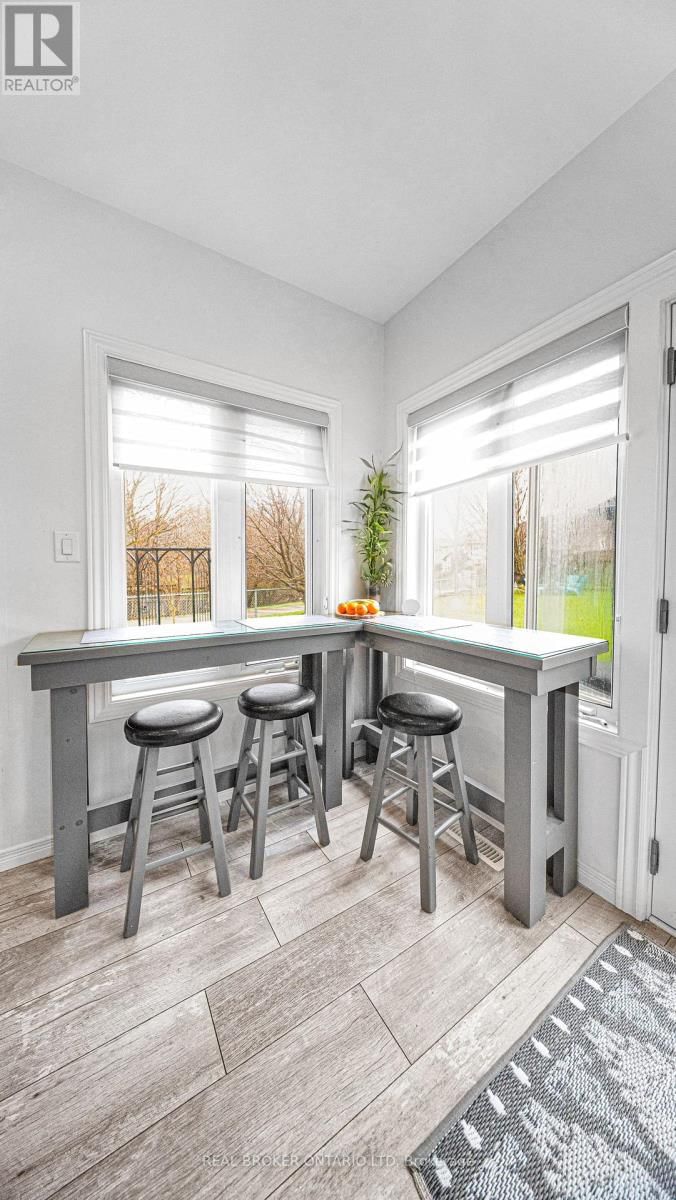 949 BLYTHWOOD ROAD Image 18