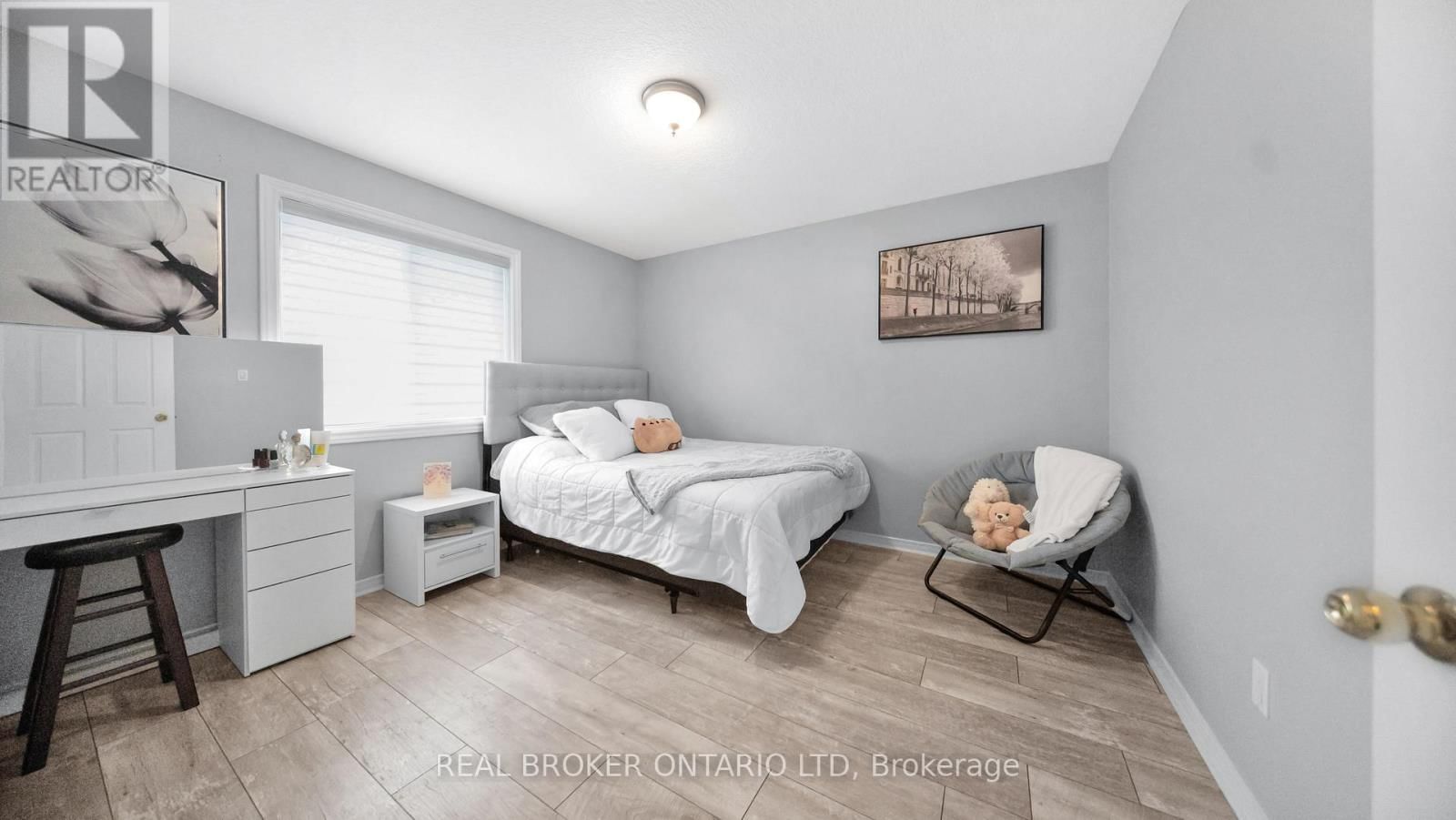 949 BLYTHWOOD ROAD Image 25