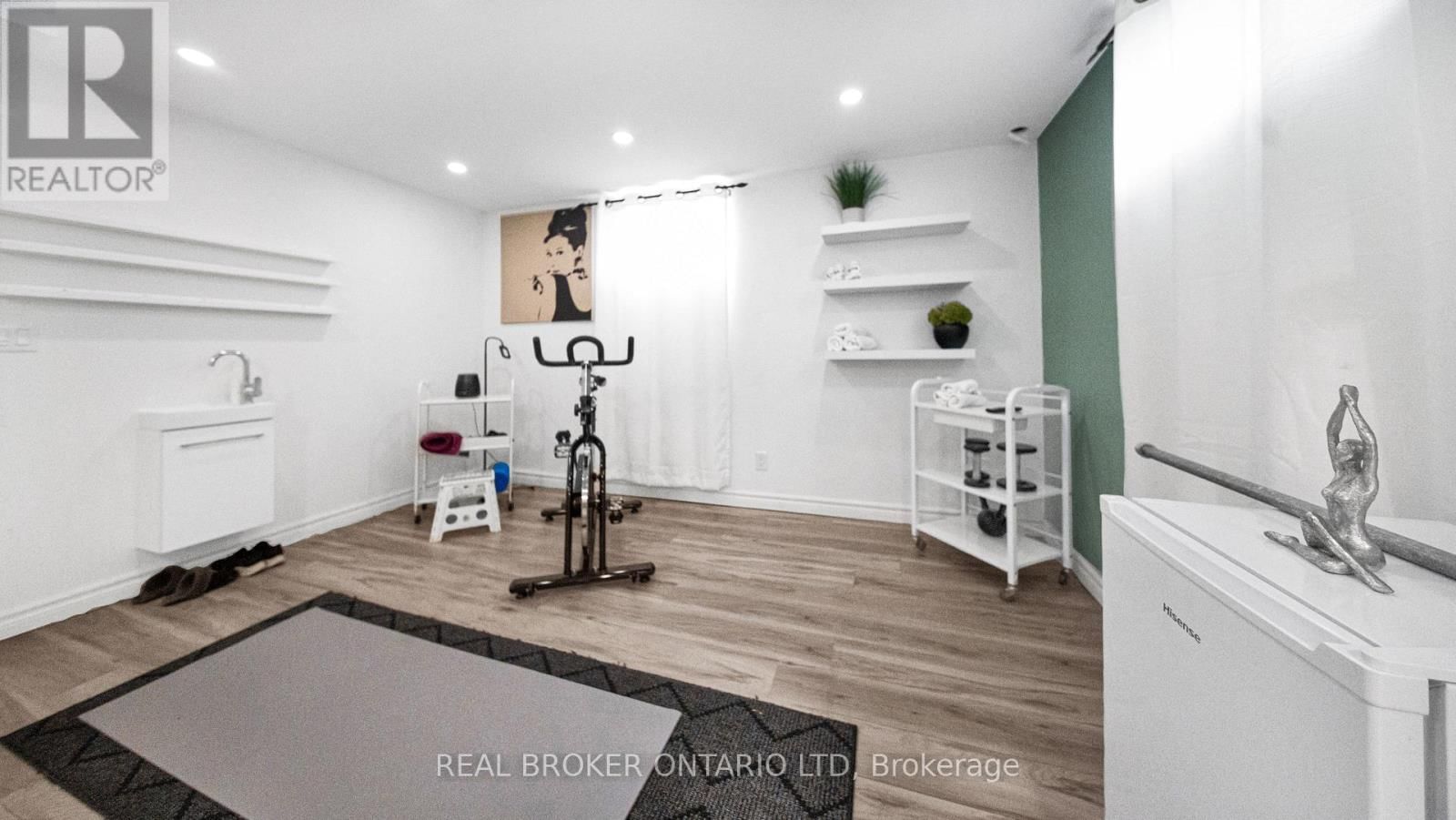 949 BLYTHWOOD ROAD Image 32