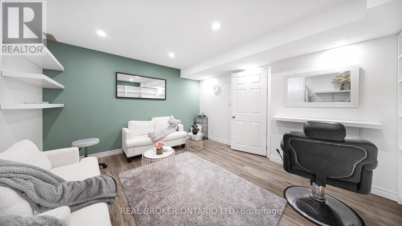 949 BLYTHWOOD ROAD Image 33