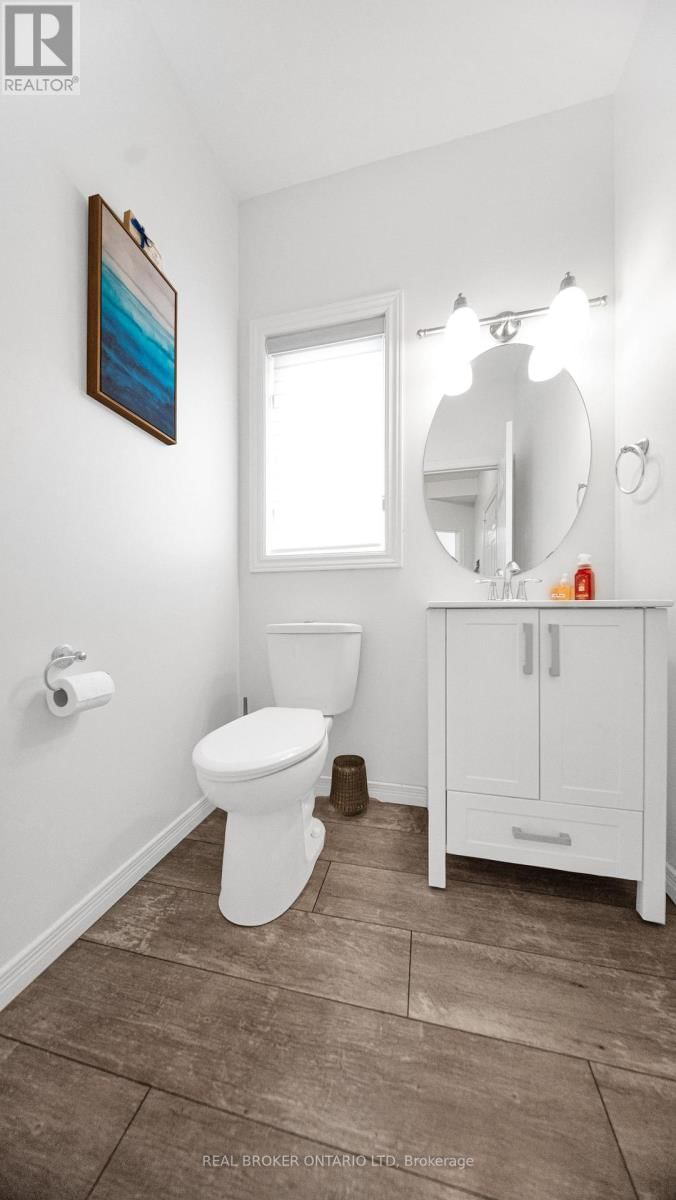 949 BLYTHWOOD ROAD Image 36