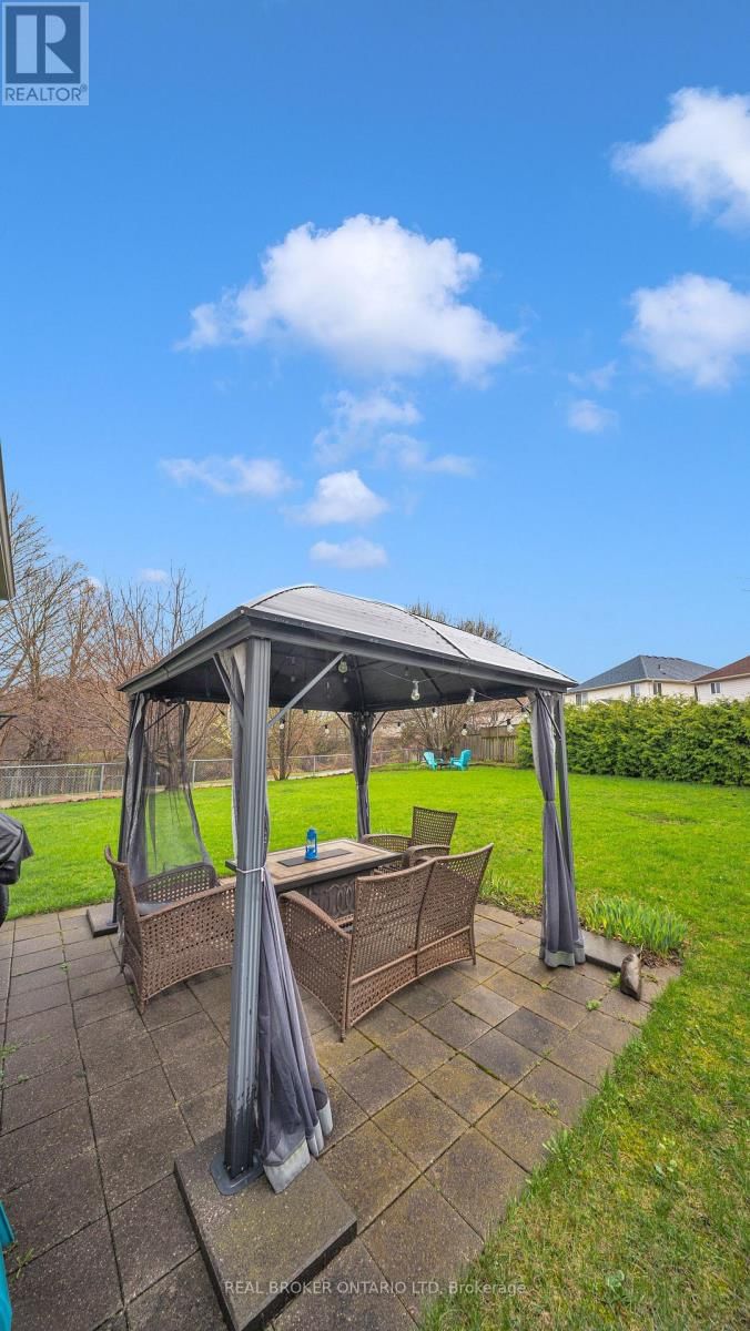 949 BLYTHWOOD ROAD Image 39