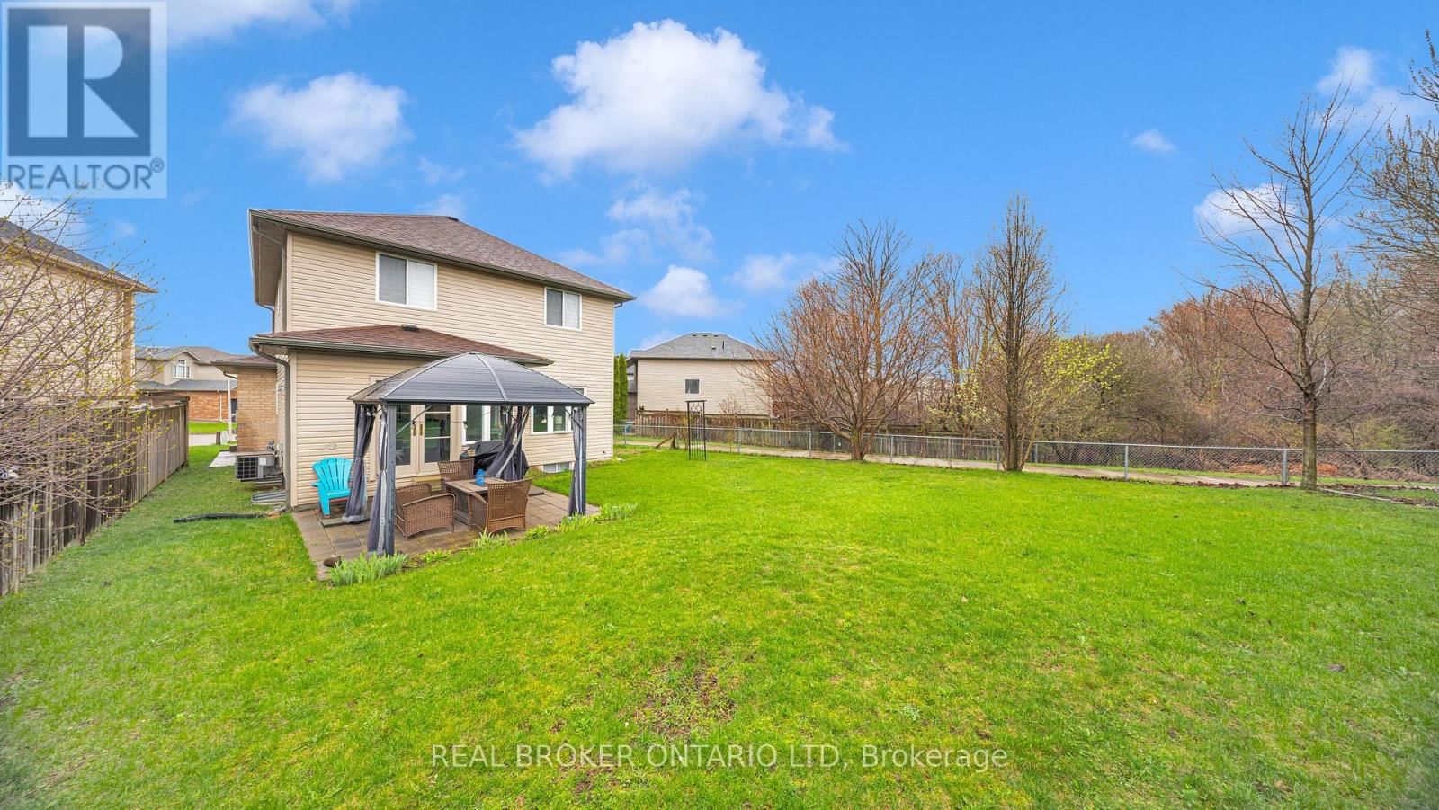 949 BLYTHWOOD ROAD Image 40