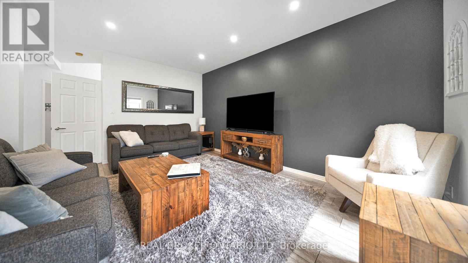 949 BLYTHWOOD ROAD Image 7