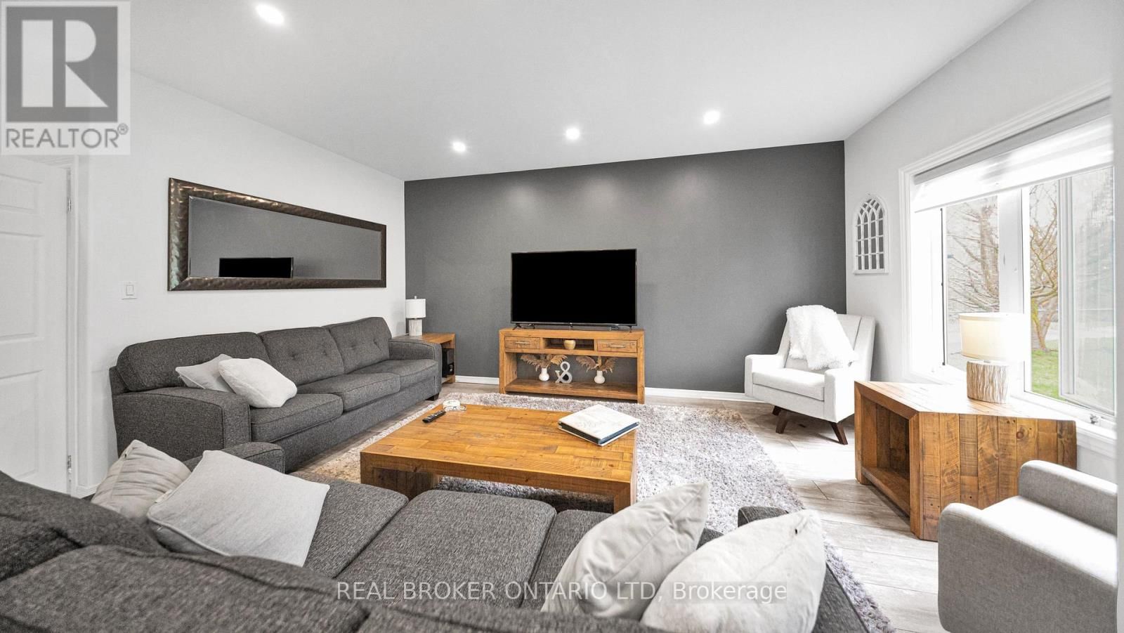 949 BLYTHWOOD ROAD Image 8