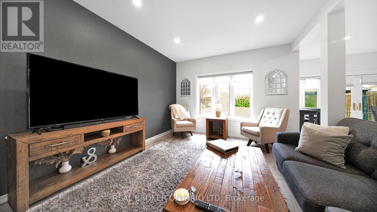 949 BLYTHWOOD ROAD Image 9