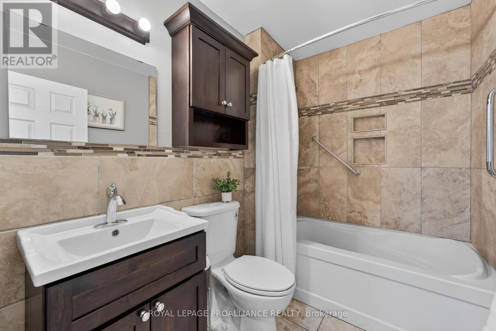 742 WALLBRIDGE-LOYALIST ROAD Image 13