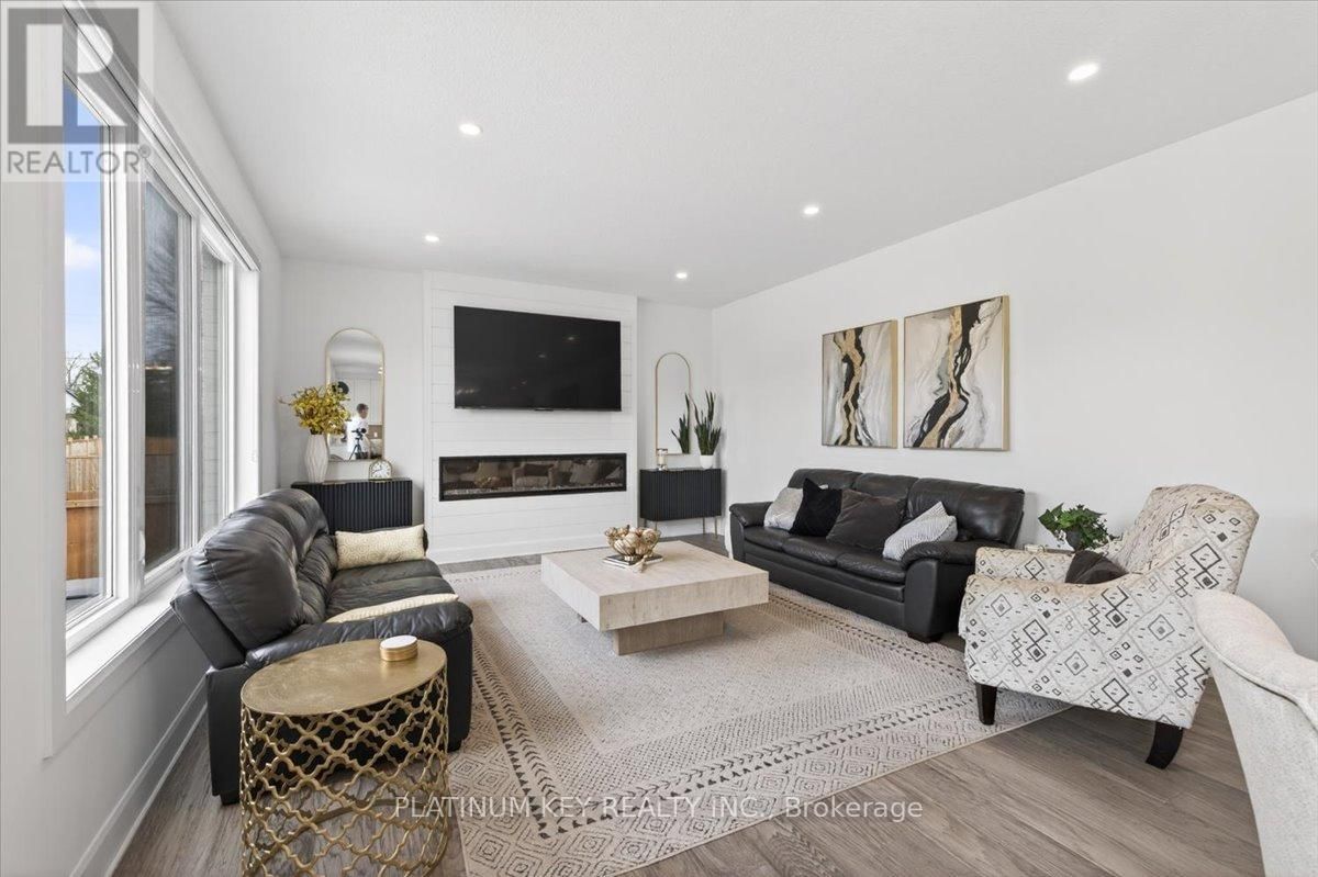 124 OPTIMIST DRIVE Image 16