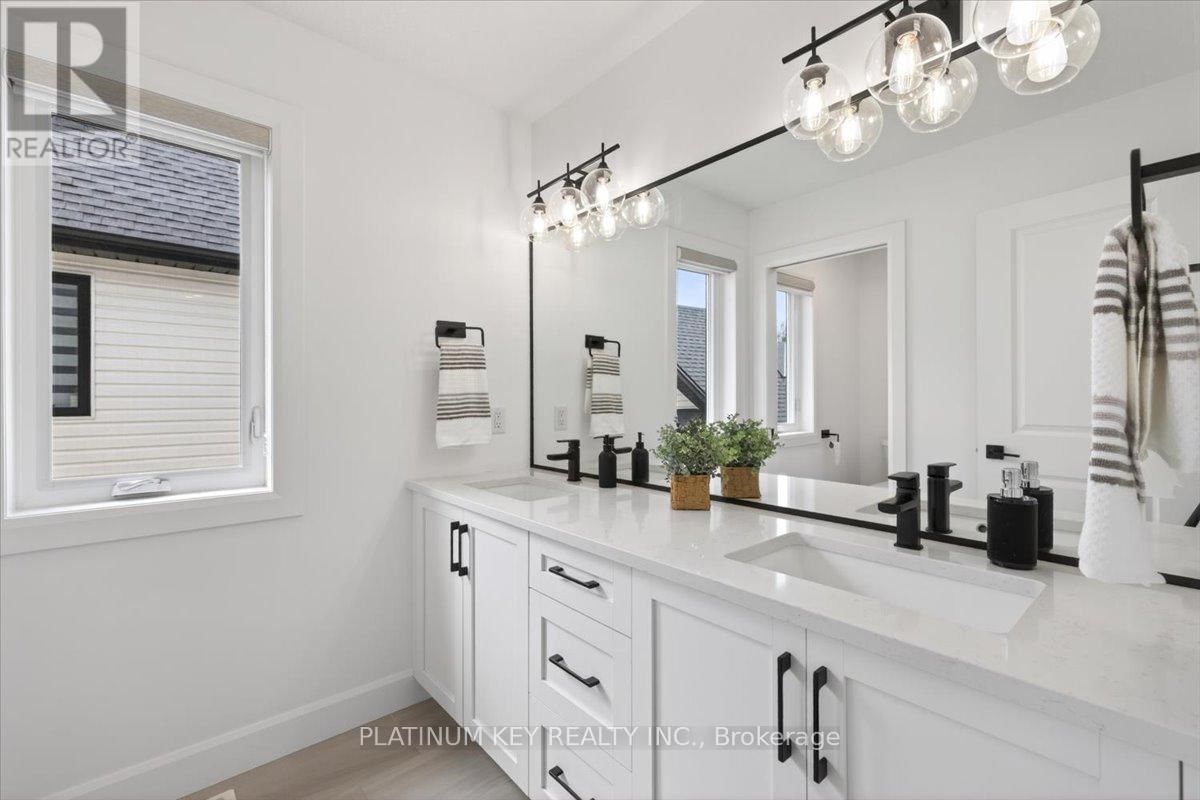 124 OPTIMIST DRIVE Image 27