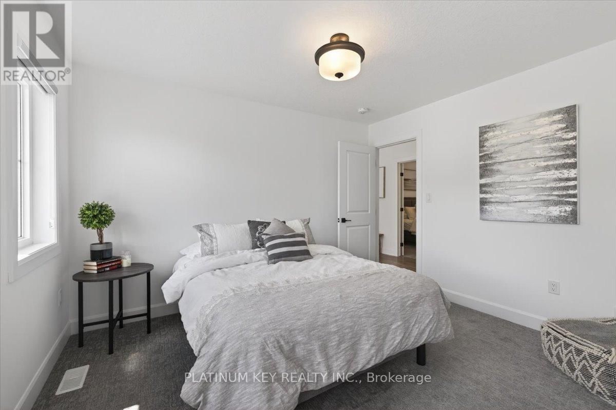 124 OPTIMIST DRIVE Image 29