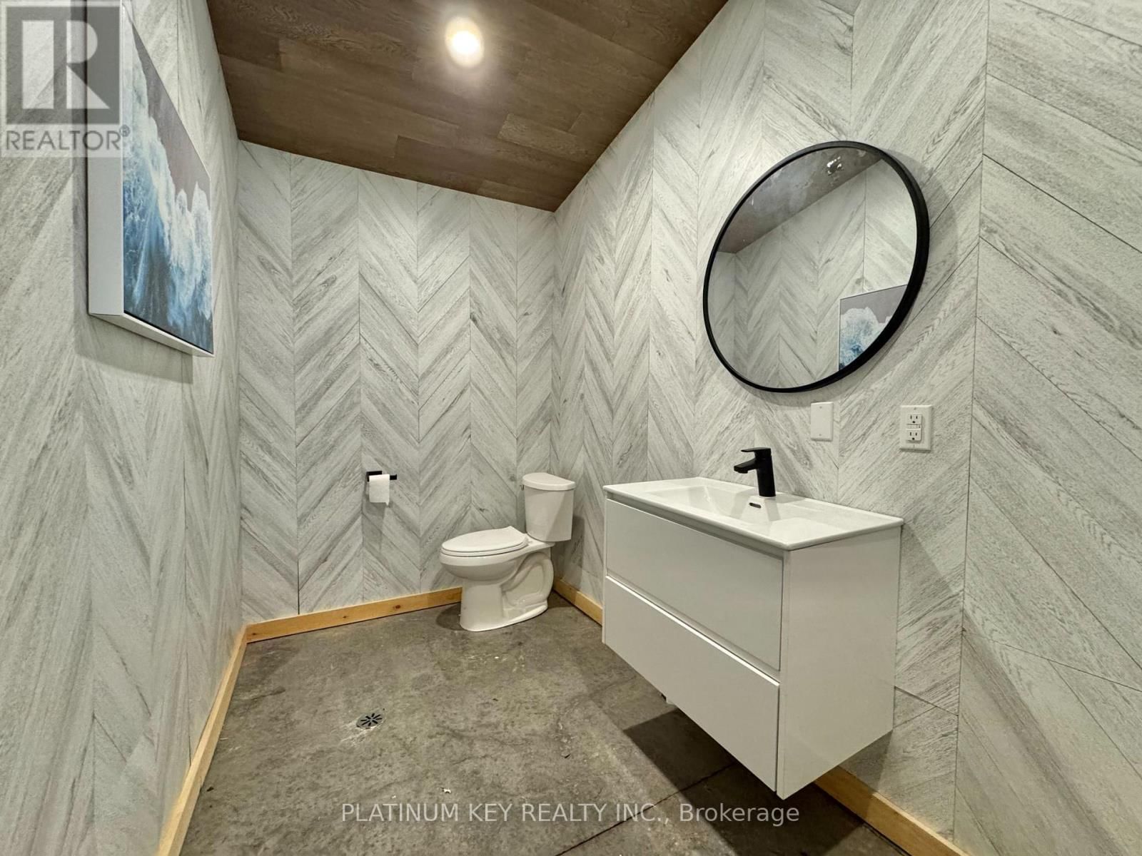 124 OPTIMIST DRIVE Image 40