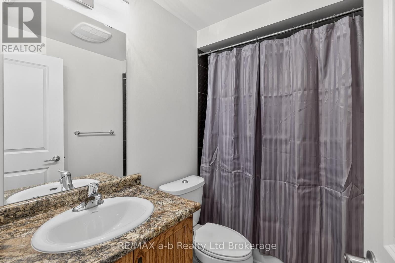 111 KING STREET EAST, UNIT 14 STREET Image 14