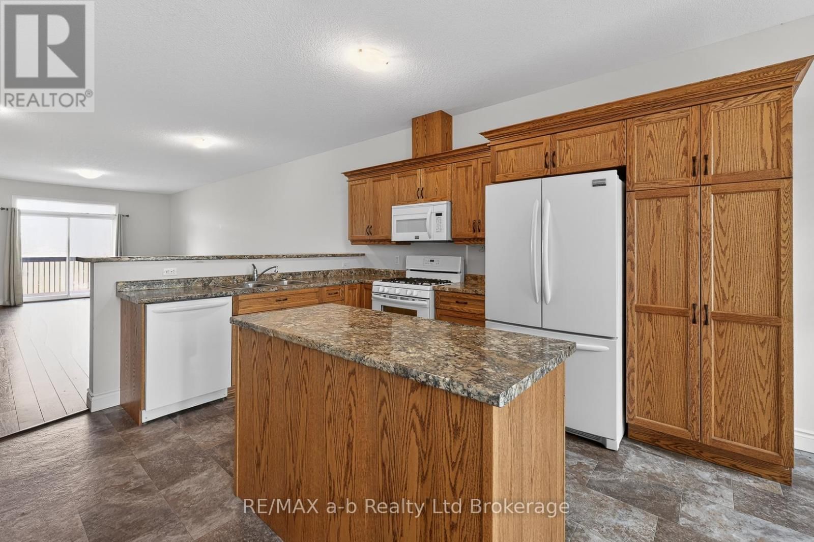 111 KING STREET EAST, UNIT 14 STREET Image 2