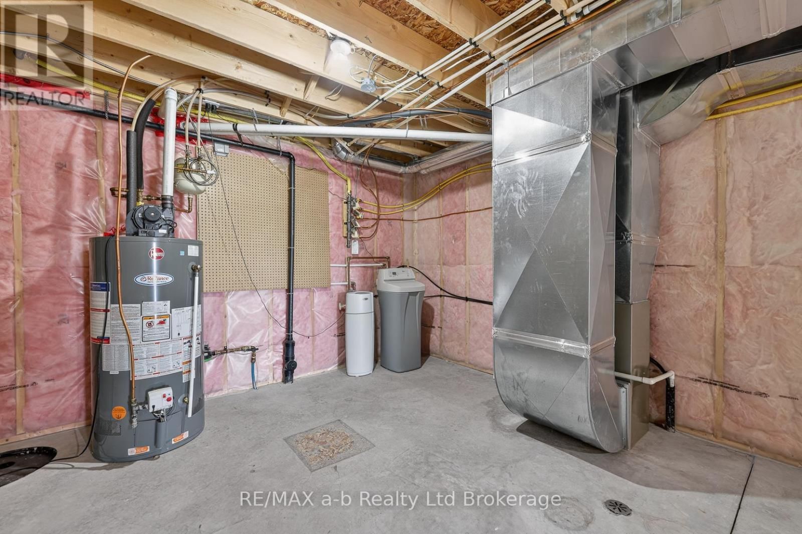 111 KING STREET EAST, UNIT 14 STREET Image 21