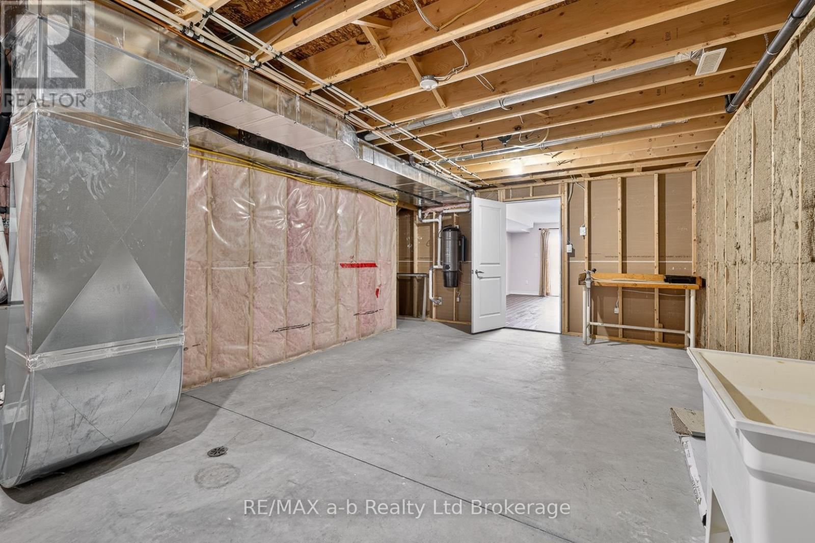 111 KING STREET EAST, UNIT 14 STREET Image 22