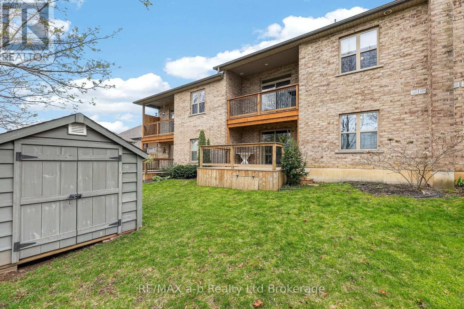 111 KING STREET EAST, UNIT 14 STREET Image 26