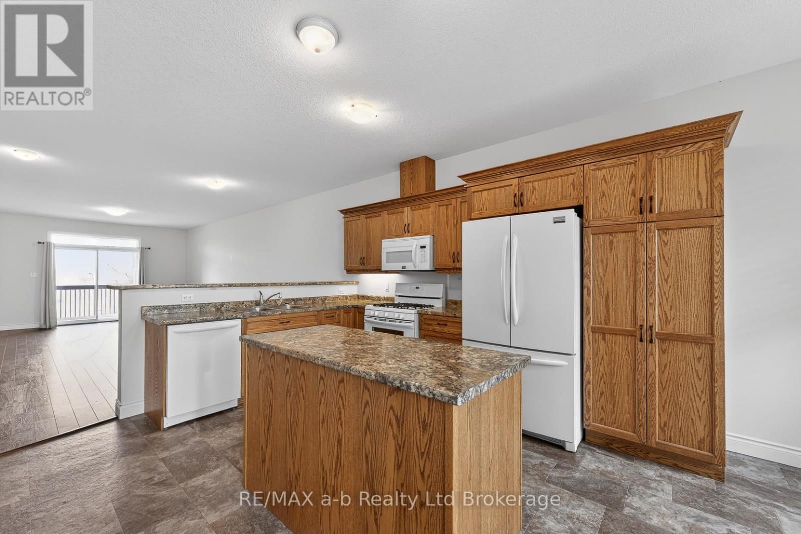 111 KING STREET EAST, UNIT 14 STREET Image 3