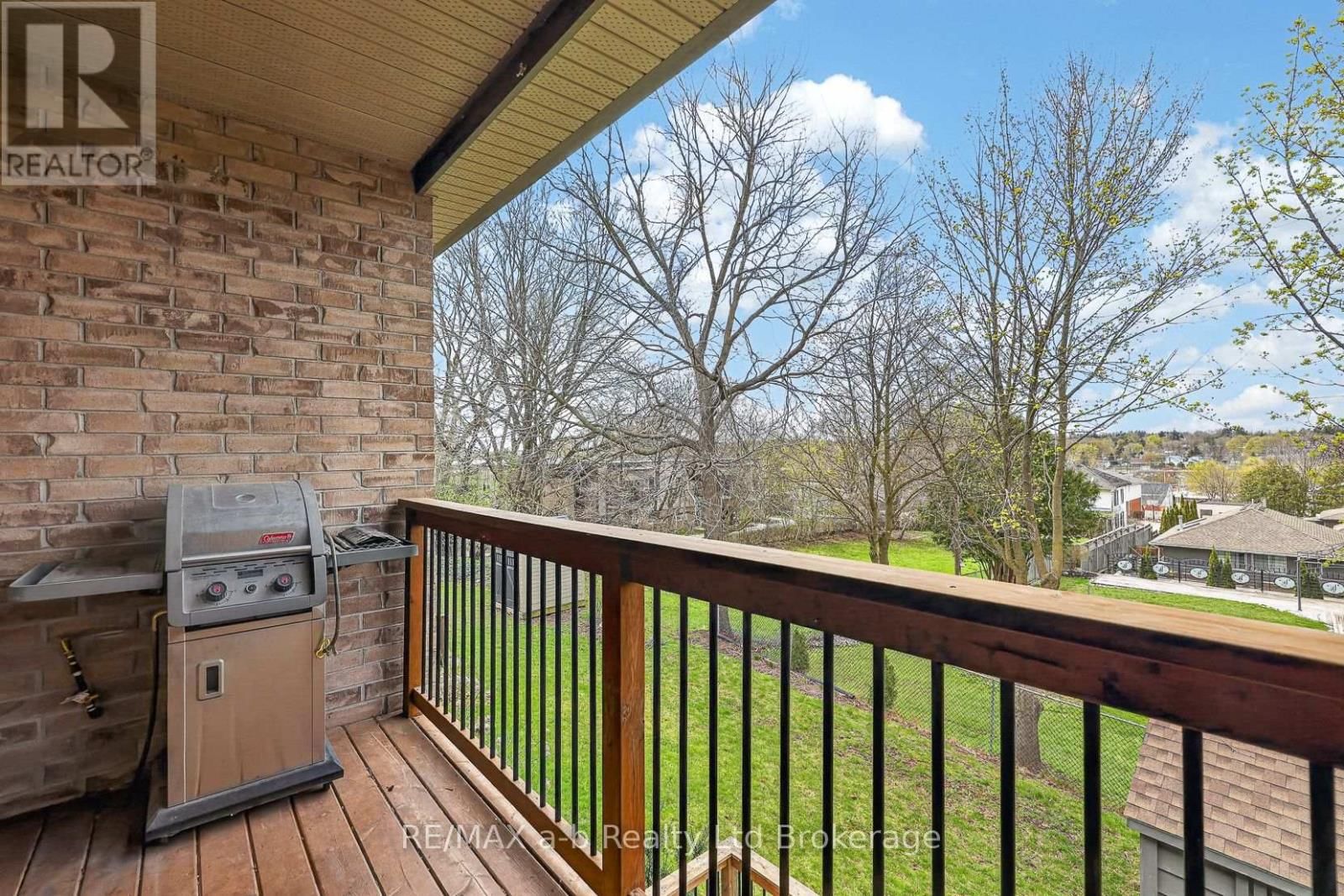 111 KING STREET EAST, UNIT 14 STREET Image 30