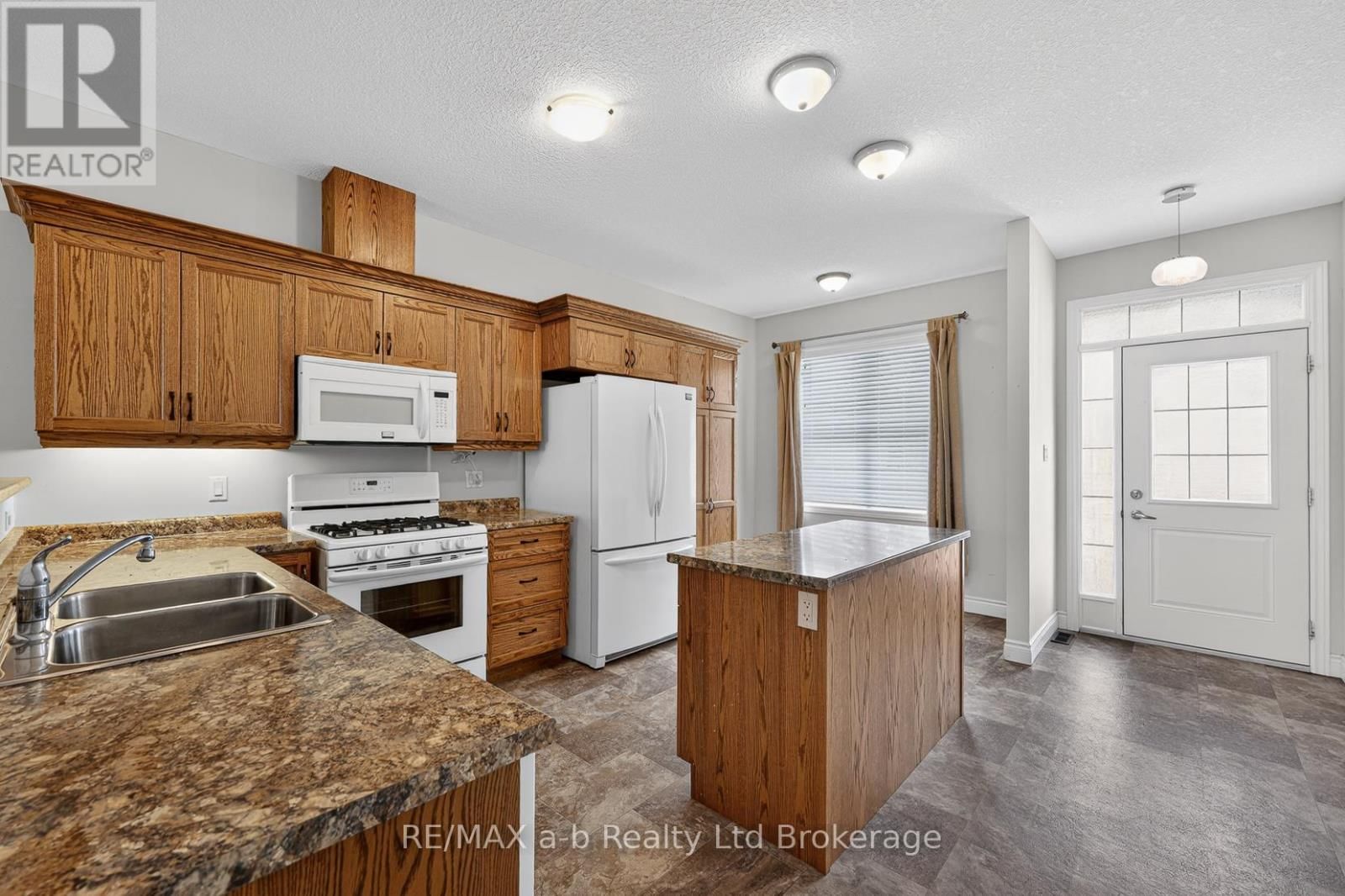 111 KING STREET EAST, UNIT 14 STREET Image 4