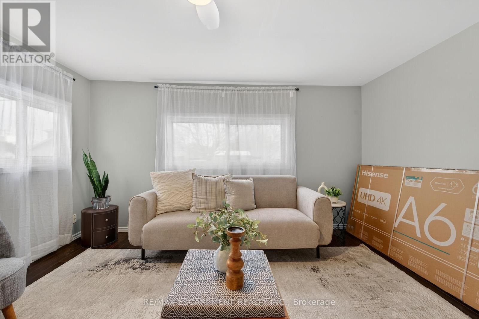 3824 ROXBOROUGH AVENUE Image 13