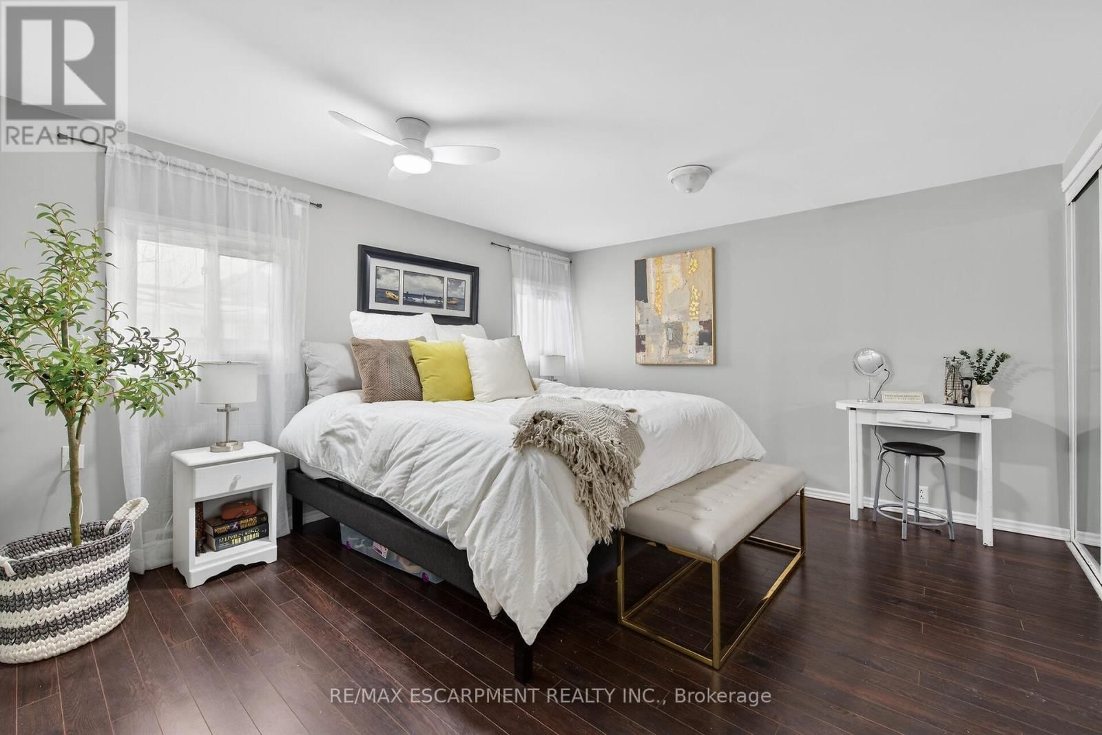 3824 ROXBOROUGH AVENUE Image 18