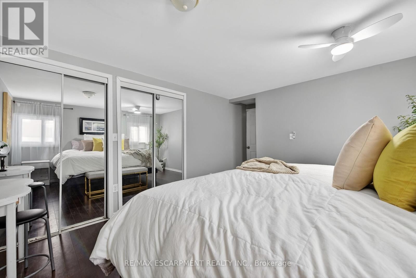 3824 ROXBOROUGH AVENUE Image 19