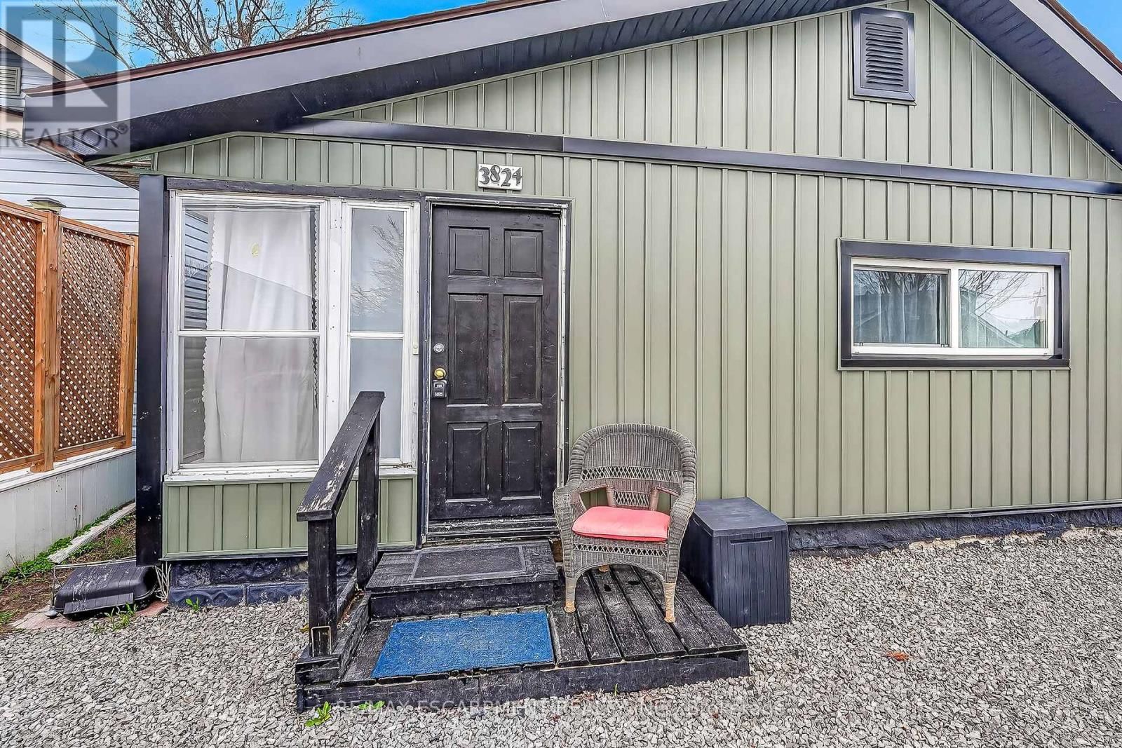 3824 ROXBOROUGH AVENUE Image 3