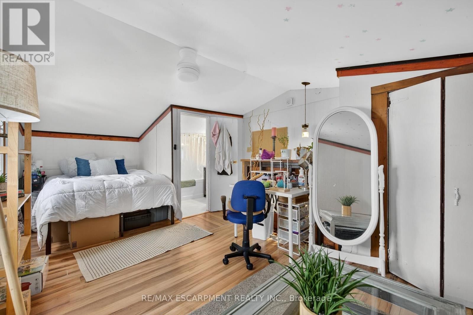 3824 ROXBOROUGH AVENUE Image 30