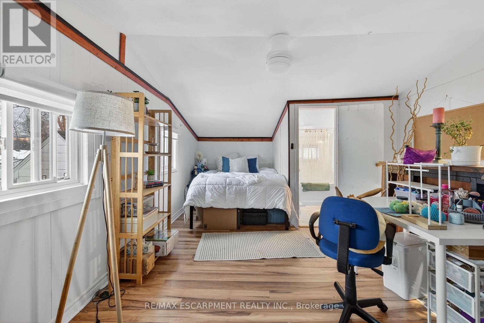 3824 ROXBOROUGH AVENUE Image 31