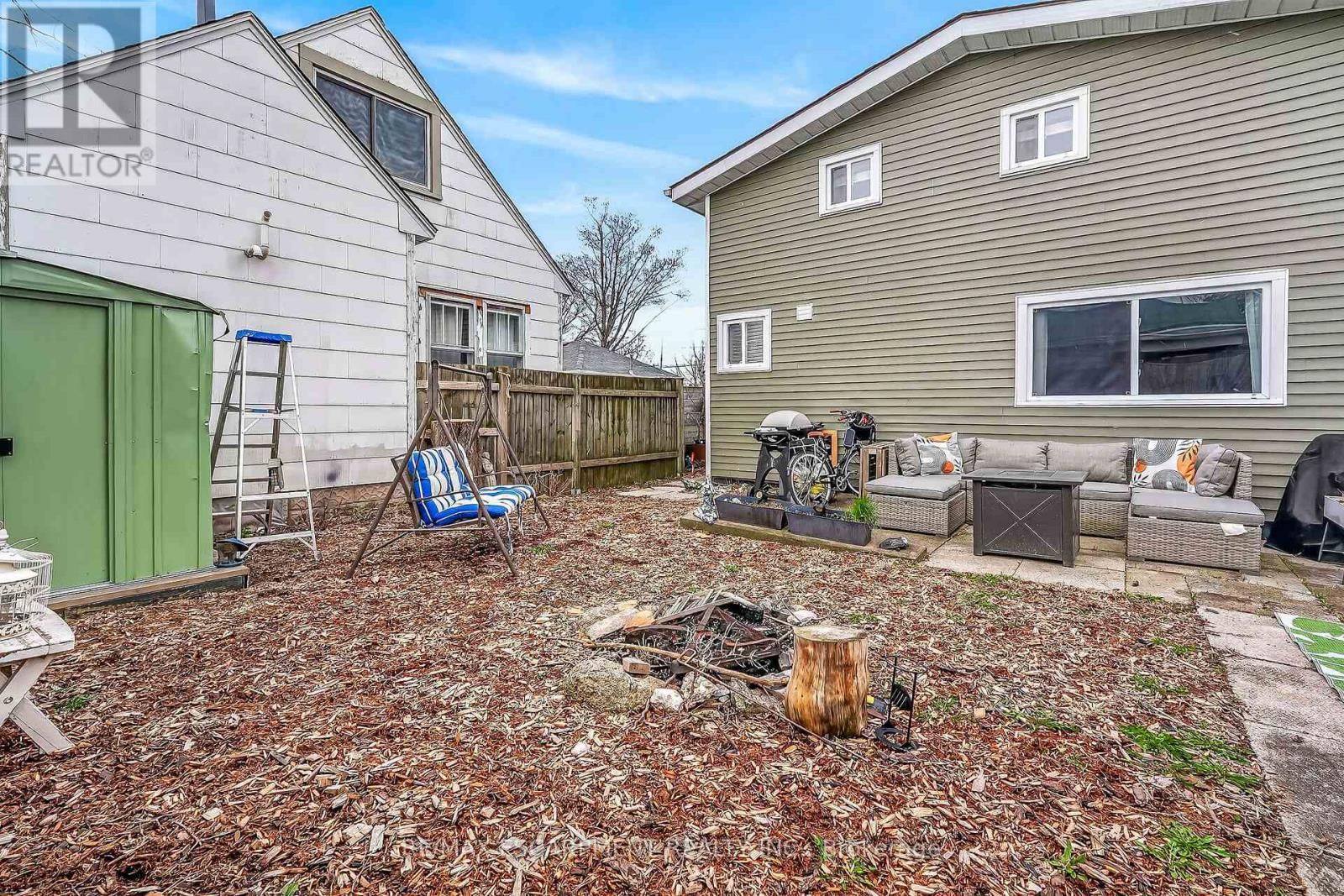 3824 ROXBOROUGH AVENUE Image 33