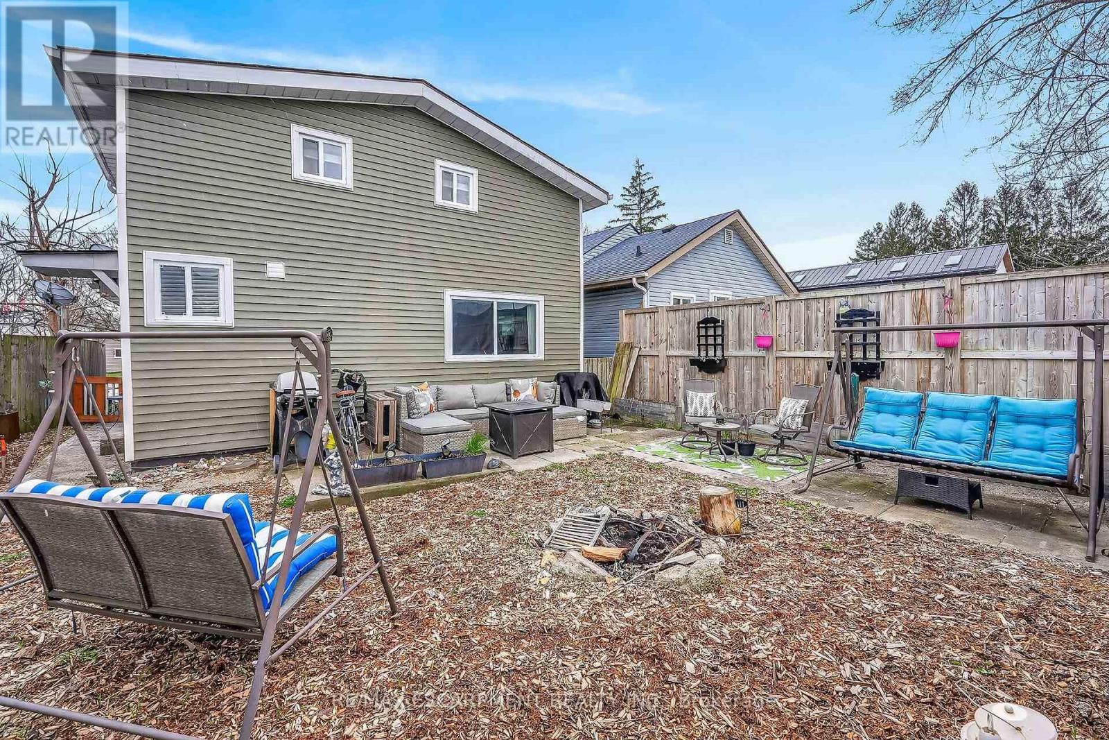 3824 ROXBOROUGH AVENUE Image 34