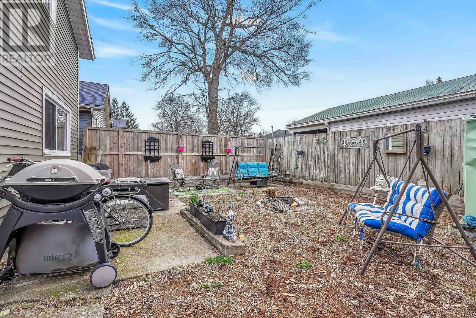 3824 ROXBOROUGH AVENUE Image 35