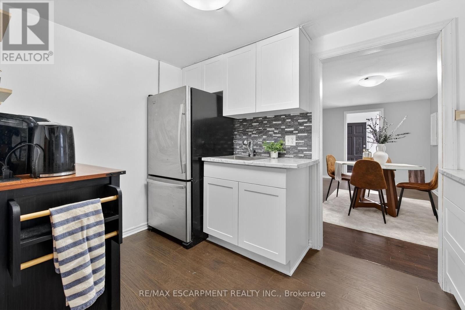 3824 ROXBOROUGH AVENUE Image 7