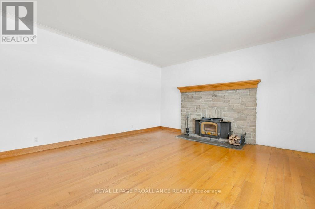 556 ROSEBUSH ROAD Image 12