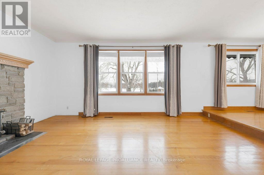 556 ROSEBUSH ROAD Image 14