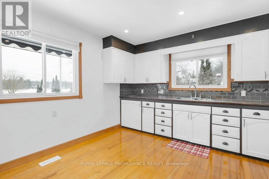 556 ROSEBUSH ROAD Image 15