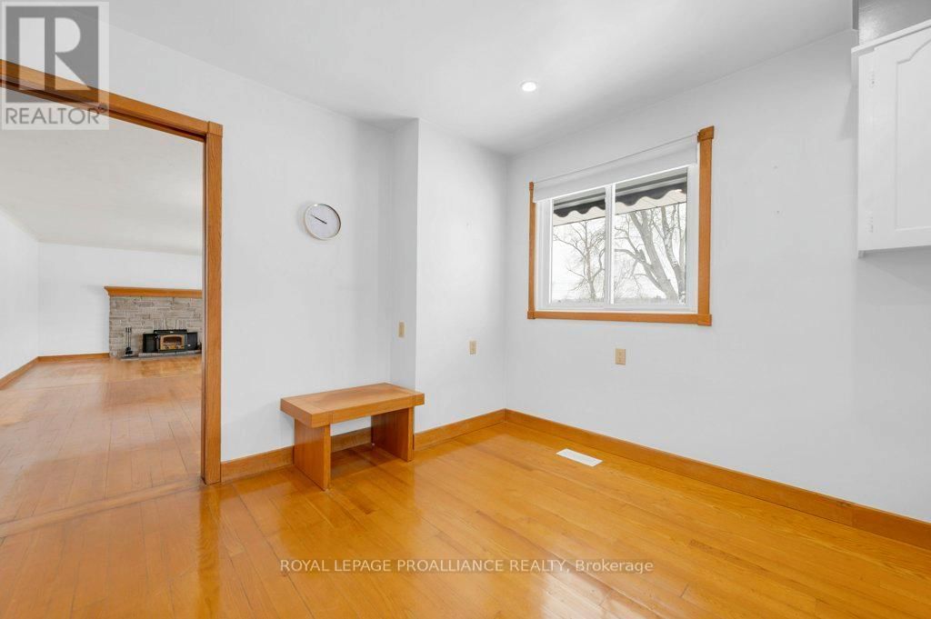 556 ROSEBUSH ROAD Image 18