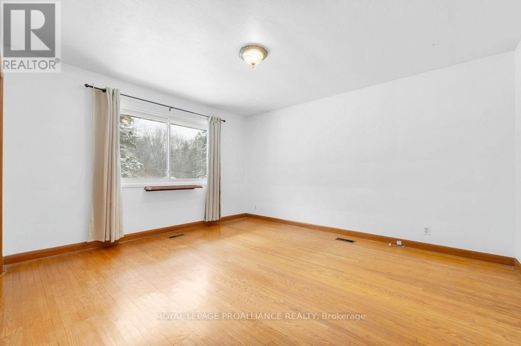 556 ROSEBUSH ROAD Image 20