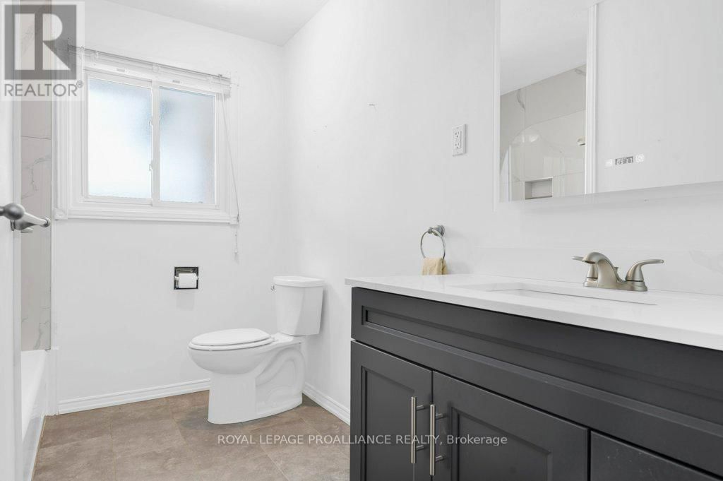 556 ROSEBUSH ROAD Image 22