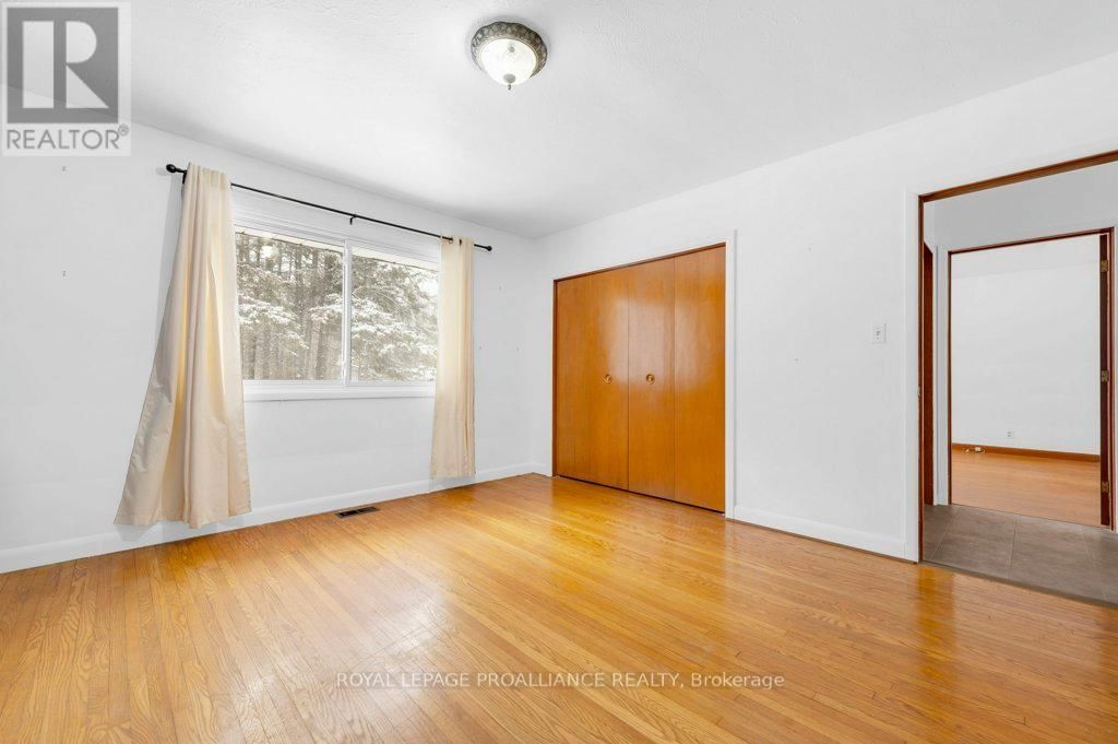 556 ROSEBUSH ROAD Image 25