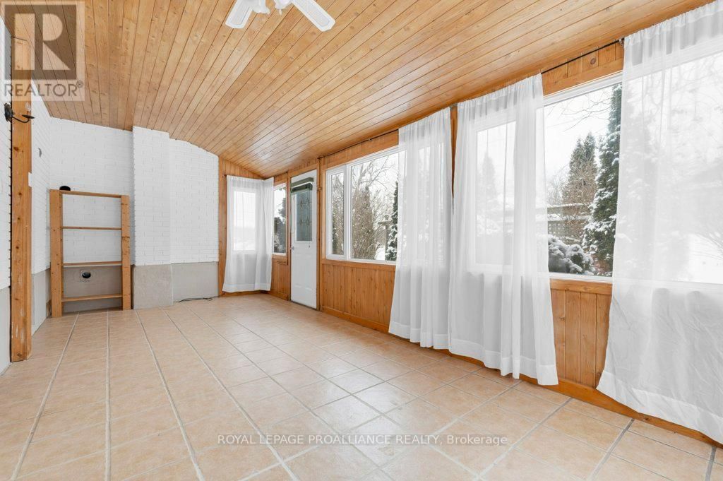 556 ROSEBUSH ROAD Image 27